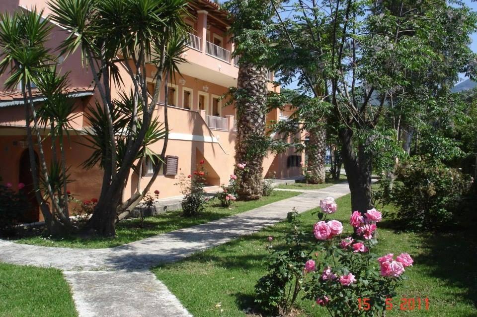 Hellens Village Almiros Beach Екстер'єр фото