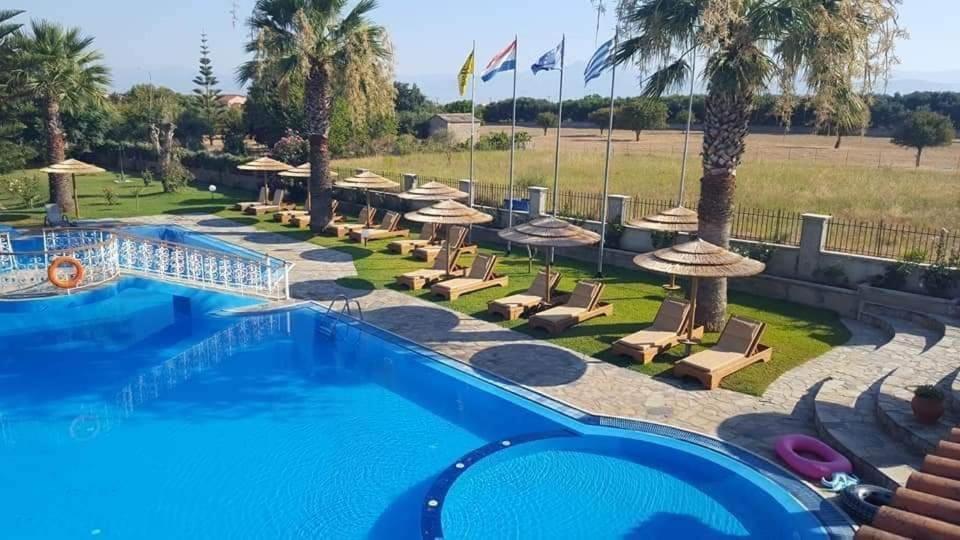 Hellens Village Almiros Beach Екстер'єр фото