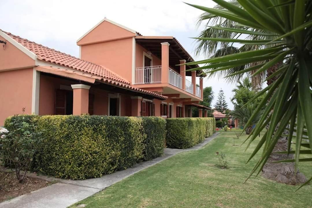 Hellens Village Almiros Beach Екстер'єр фото