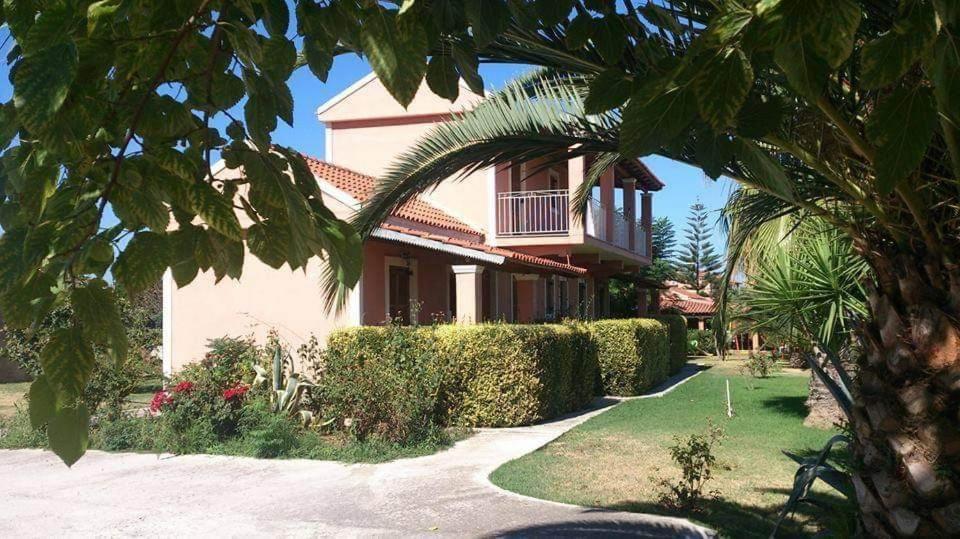 Hellens Village Almiros Beach Екстер'єр фото